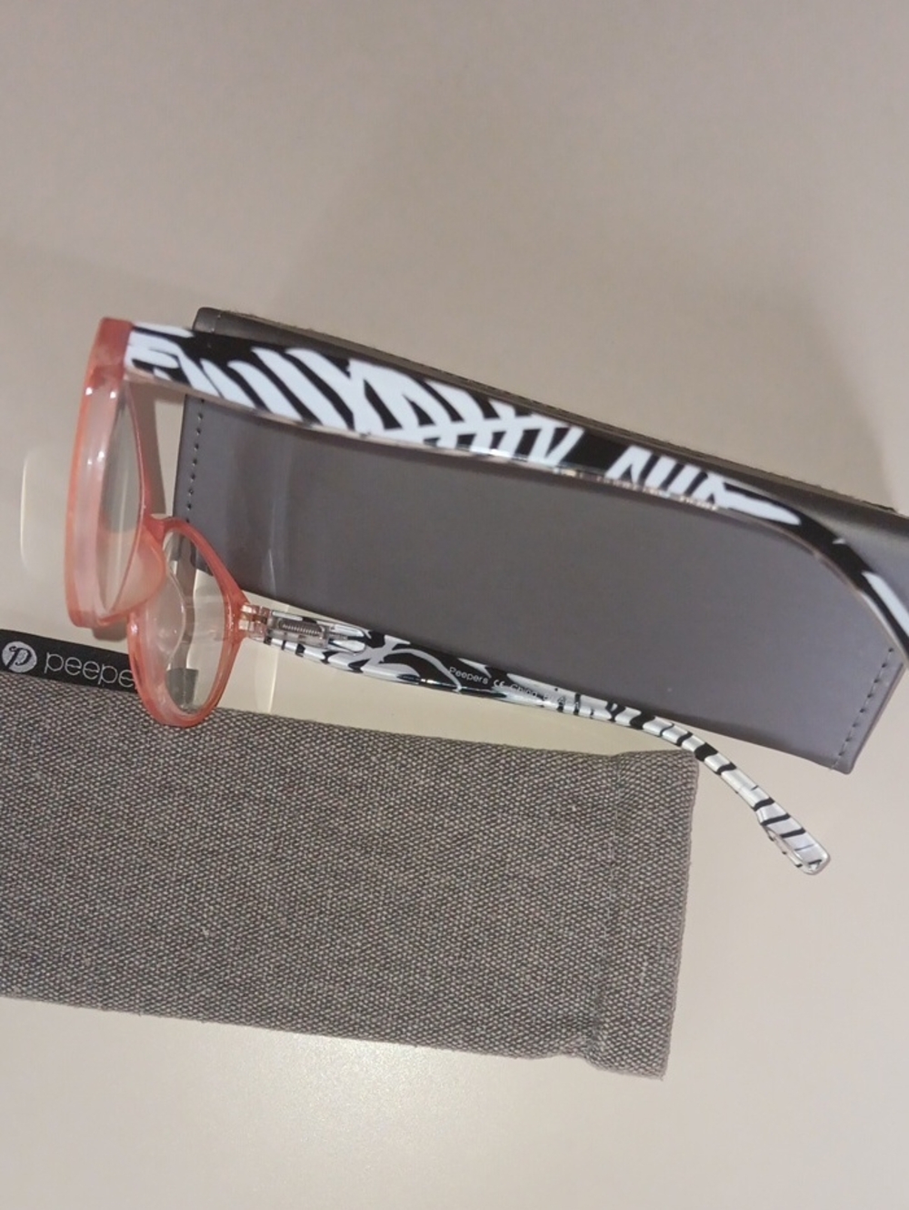Women’s Coral Cat-Eye Glasses with Zebra-Print Temples +2.50 manification Reader - Picture 3 of 7